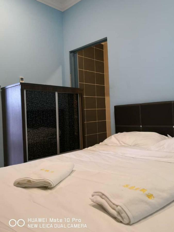 I Love U Bnb 爱乐游民宿 步行5 分钟到码头 Semporna Extérieur photo